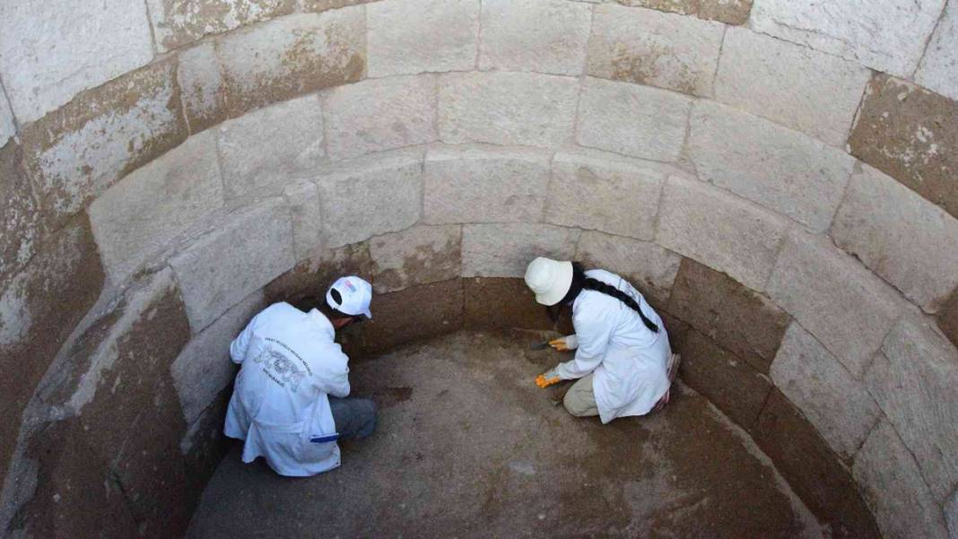 Dünyanın en büyük Türk İslam mezarlığında heyecanlandıran keşif 3